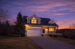 26 Moffat St, Portsmouth, NH 03801 - Photo 1