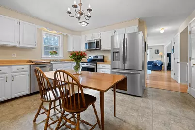 6 Wyeth Farm Circle, Lebanon, NH 03784 - Photo 3