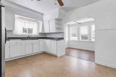 57 Schiller Street, Manchester, NH 03102 - Photo 5