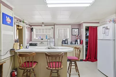 88 Pleasant Street, Claremont, NH 03743 - Photo 15