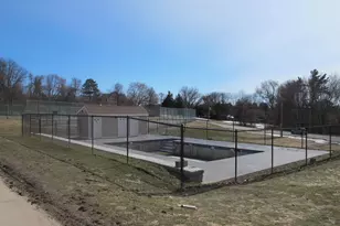 377 Huse Rd, Manchester, NH 03103 - Photo 15