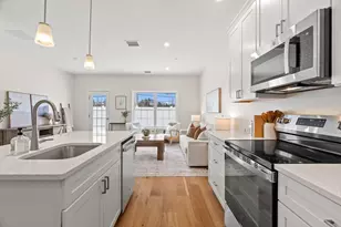 15 Suffolk Dr, Concord, NH 03303 - Photo 1