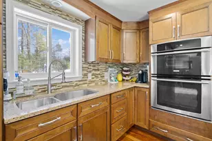 35 Stanley Brook Dr, Salem, NH 03079 - Photo 11