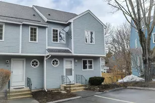 60 Merrimack Dr, Merrimack, NH 03054 - Photo 1