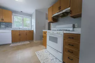 60 Merrimack Dr, Merrimack, NH 03054 - Photo 9