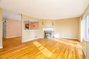 9 Governor Square, Peterborough, NH 03458 - Photo 3