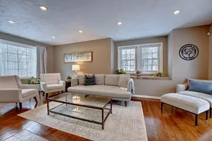 137 Winterwood Dr, Londonderry, NH 03053 - Photo 3