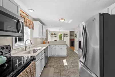 32 Louisburg Circle, Exeter, NH 03833 - Photo 17