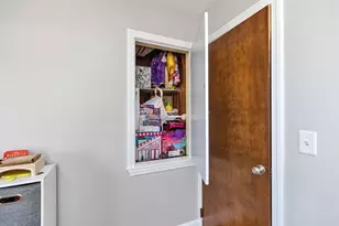 385 Hill St, Manchester, NH 03102 - Photo 17