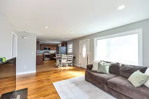 385 Hill St, Manchester, NH 03102 - Photo 11