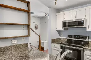 5 Glengarry Dr, Stratham, NH 03885 - Photo 9