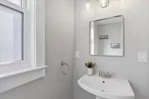 323 Myrtle St, Manchester, NH 03104 - Photo 21