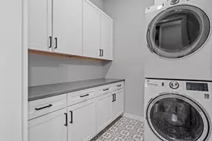 51 Elm St, Laconia, NH 03246 - Photo 15