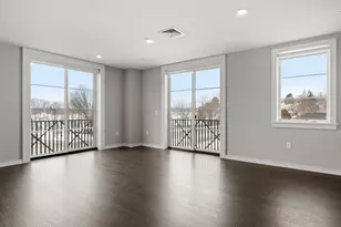 51 Elm St, Laconia, NH 03246 - Photo 9