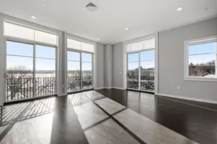 51 Elm St, Laconia, NH 03246 - Photo 9