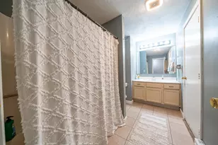 4 Stonegate Ln, Derry, NH 03038 - Photo 17