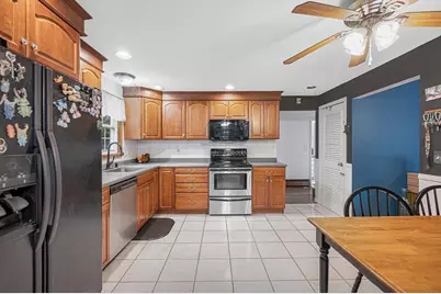 7 Douglas Drive, Salem, NH 03079 - Photo 11