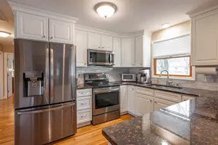 9 Rugby Rd, Nashua, NH 03063 - Photo 9