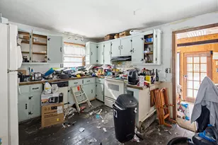 129 Sandown Rd, Danville, NH 03819 - Photo 13