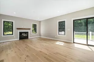 195 Amesbury Rd, Kensington, NH 03833 - Photo 9