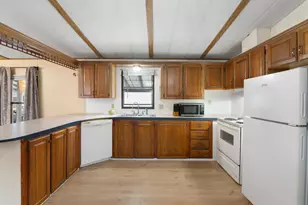 7 Robbins St, Hinsdale, NH 03451 - Photo 3