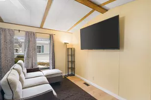 7 Robbins St, Hinsdale, NH 03451 - Photo 9