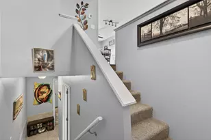 897 Mammoth Rd, Manchester, NH 03104 - Photo 11