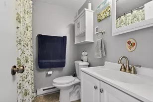 897 Mammoth Rd, Manchester, NH 03104 - Photo 9