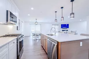 15 Autumn Ln, Raymond, NH 03077 - Photo 5