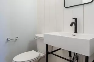 136 Locust St, Dover, NH 03820 - Photo 17