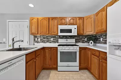 34 Lincoln Drive, Londonderry, NH 03053 - Photo 9