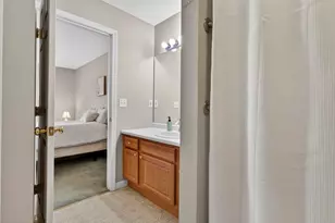 34 Lincoln Dr, Londonderry, NH 03053 - Photo 21