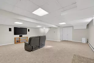 17 Kent St, Windham, NH 03087 - Photo 27