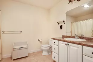 10 Town Village Dr, Salem, NH 03079 - Photo 17