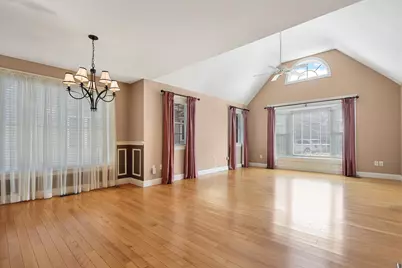 10 Town Village Drive, Salem, NH 03079 - Photo 5