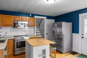 36 S Maple St, Manchester, NH 03103 - Photo 3