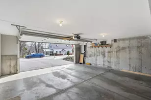 154 Watts St, Manchester, NH 03104 - Photo 27