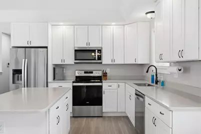 154 Watts Street, Manchester, NH 03104 - Photo 5