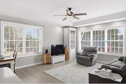 154 Watts Street, Manchester, NH 03104 - Photo 9