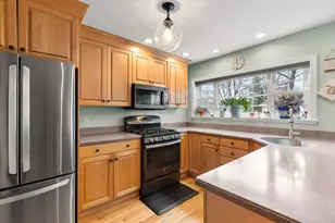 23 Eastman St, Nashua, NH 03060 - Photo 3