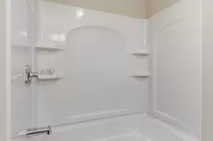 32 Elise Ave, Londonderry, NH 03053 - Photo 31