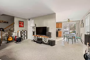 56 Kingston Rd, Plaistow, NH 03865 - Photo 5