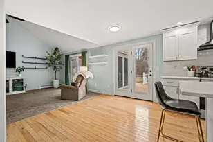 2 Sara Beth Ln, Londonderry, NH 03053 - Photo 5