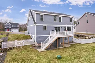 13 Clover Ln, Londonderry, NH 03053 - Photo 3