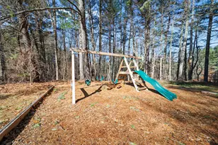 35 Olde Country Village, Londonderry, NH 03053 - Photo 31