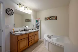 43 Lampton Dr, Derry, NH 03308 - Photo 43