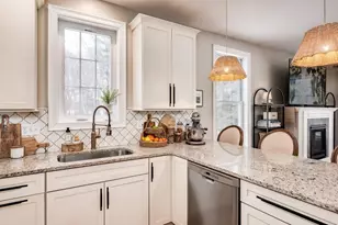 8 Cider Ml Ln, Stratham, NH 03885 - Photo 5