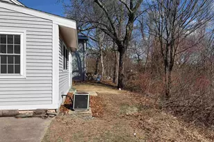 127 Daniel Webster Hwy, Merrimack, NH 03054 - Photo 3