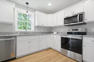 1 Blaisdell Ct, Raymond, NH 03077 - Photo 5