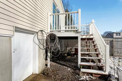 19 Erskine Avenue, Manchester, NH 03104 - Photo 13